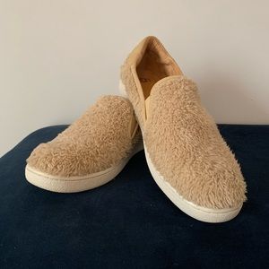 :ugg: slip on sneakers